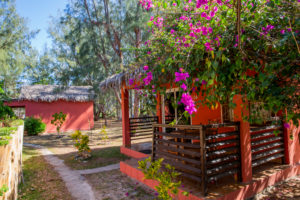 Bungalows, Sakalava Strand, Oronjia Nationalpark, Antsiranana, Diego Suarez, Gemeinde Ramena, Madagaskar, Afrika, Indischer Ozean Bungalows, Sakalava Strand, Oronjia Nationalpark, Antsiranana, Diego Suarez, Gemeinde Ramena, Madagaskar, Afrika, Indischer Ozean
